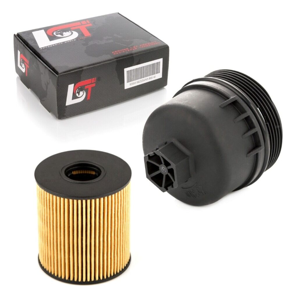 Imagen de tres elementos relacionados con el mantenimiento de vehículos: una tapa de filtro de aceite negra, un filtro de aceite amarillo y negro, y una caja de producto con un código de barras y el logo ‘GT’.