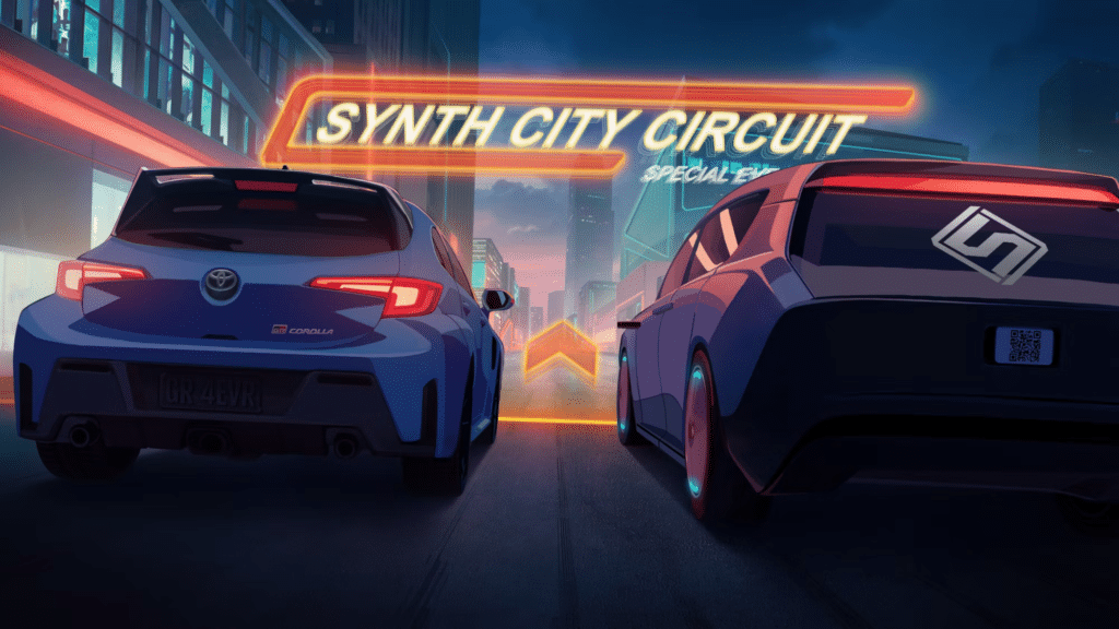 Dos coches listos para una carrera con el telón de fondo de una ciudad iluminada con neones por la noche. El texto ‘SYNTH CITY CIRCUIT’ se muestra de manera prominente en el cielo sobre la ciudad, sugiriendo un tema futurista o electrónico. Esta escena es parte del anime ‘GRIP, el anime de Toyota’.
