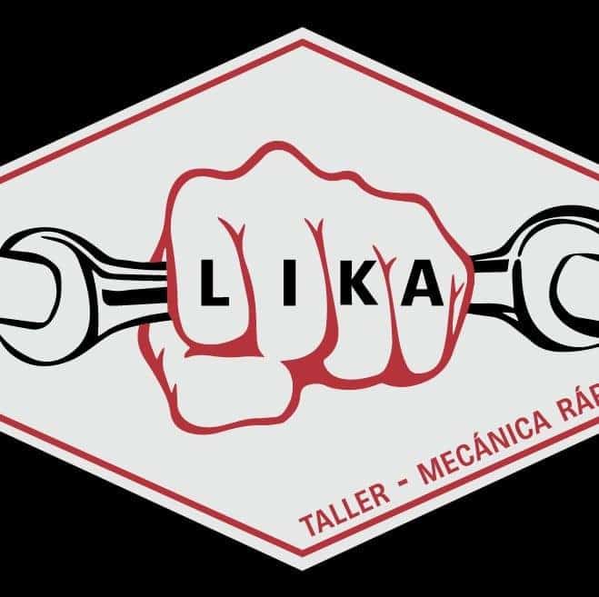 Logo de un taller de mecánica llamado "LIKA". El diseño muestra un puño cerrado sosteniendo una llave inglesa, con el texto "LIKA" en letras grandes y negritas en el centro. Debajo, se lee "TALLER - MECÁNICA RÁPIDA". El fondo es de color gris claro con detalles en rojo y negro.