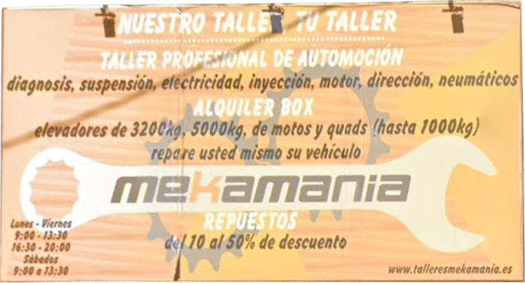 El cartel de "Talleres Mekamania" comunica un concepto de taller abierto y colaborativo bajo el lema "Nuestro taller, tu taller." Ofrece una gama de servicios de automoción profesional, incluyendo diagnóstico, suspensión, electricidad, inyección, motor, dirección y neumáticos. También proporciona la opción de **alquiler de box**, permitiendo a los clientes reparar sus propios vehículos. Los elevadores disponibles soportan hasta 3200 kg y 5000 kg, además de opciones para motos y quads de hasta 1000 kg. Se destacan descuentos en repuestos del 10% al 50%, lo cual resalta la intención de Mekamania de ofrecer tanto accesibilidad como ahorro a los aficionados de la mecánica.