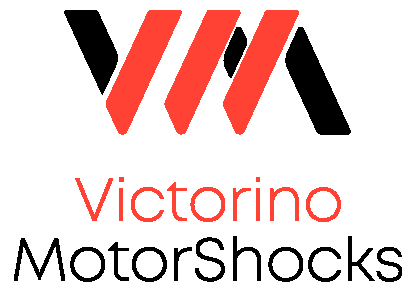 El logotipo muestra tres franjas diagonales rojas en la parte superior, seguidas del texto "Victorino" en rojo debajo de las franjas. El diseño es simple y moderno, con el color rojo haciéndolo visualmente llamativo. Este logotipo podría ser relevante para fines de marca, representando una empresa o producto llamado "Victorino".