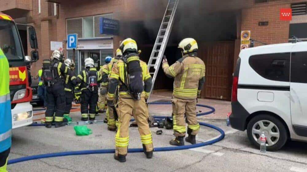 Incendio de un coche eléctrico en Alcorcón