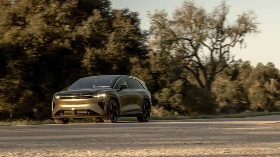 Lucid Gravity SUV Chino