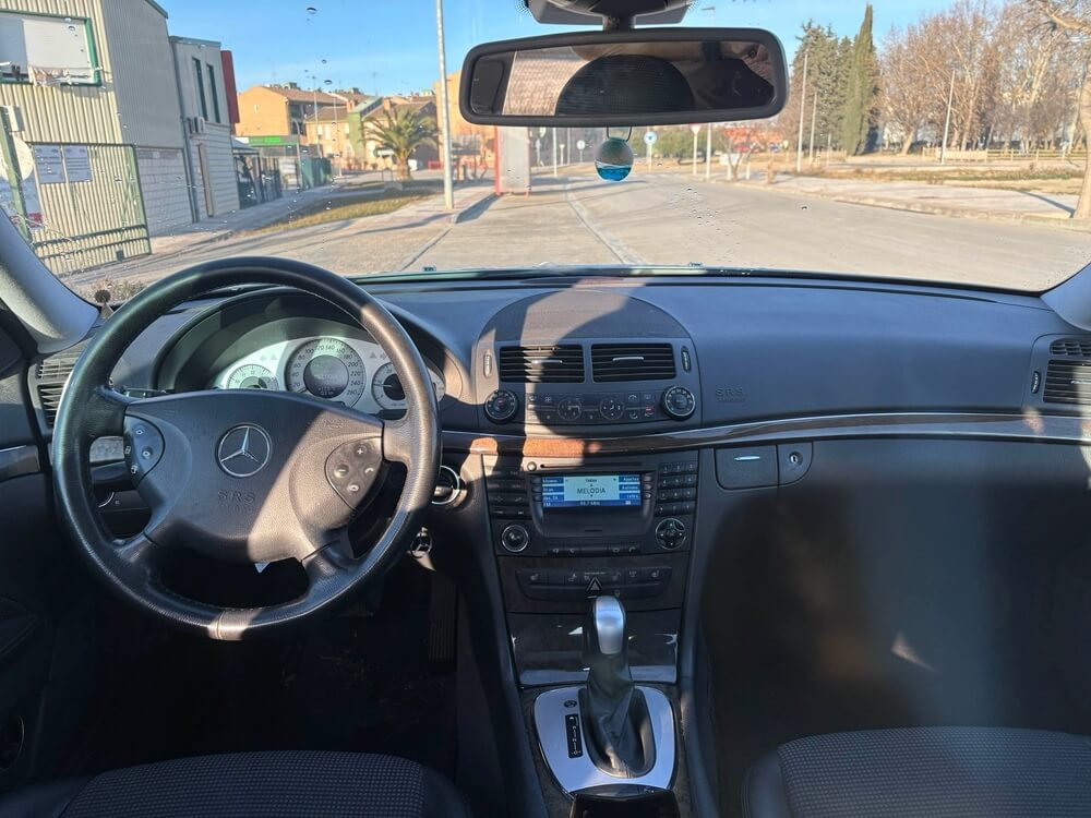 Mercedes Benz Clase E Plateado