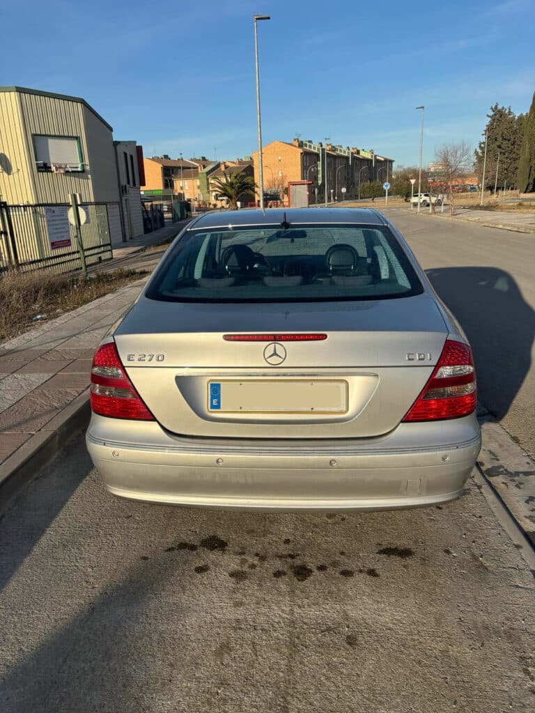 Mercedes Benz Clase E Plateado