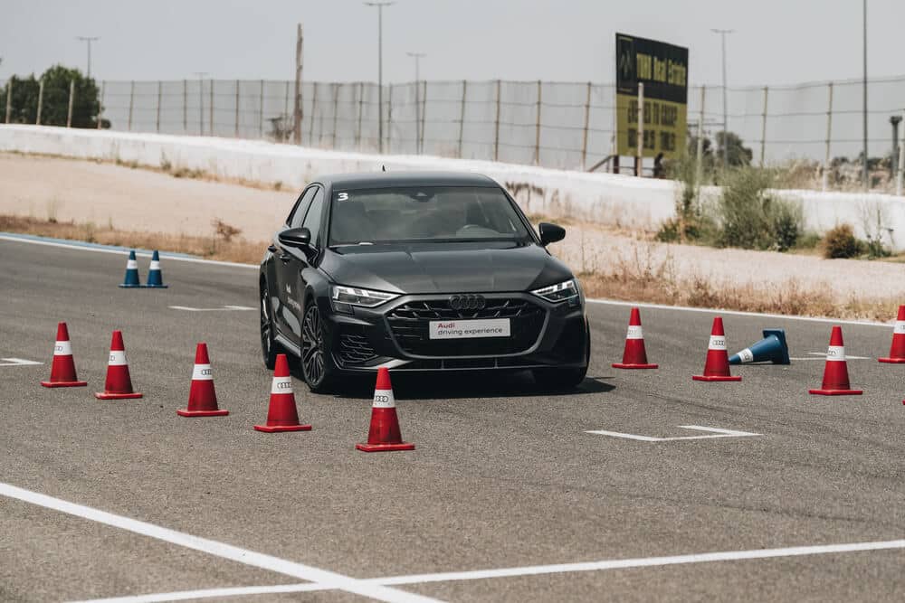 AUDI DRIVING EXPERIENCE REGRESA A LOS CIRCUITOS - Audi A3 negro
