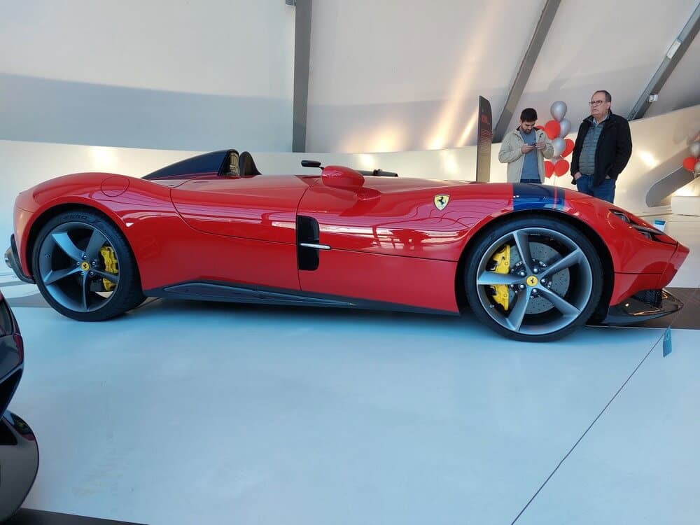 Ferarri Monza rojo, lateral