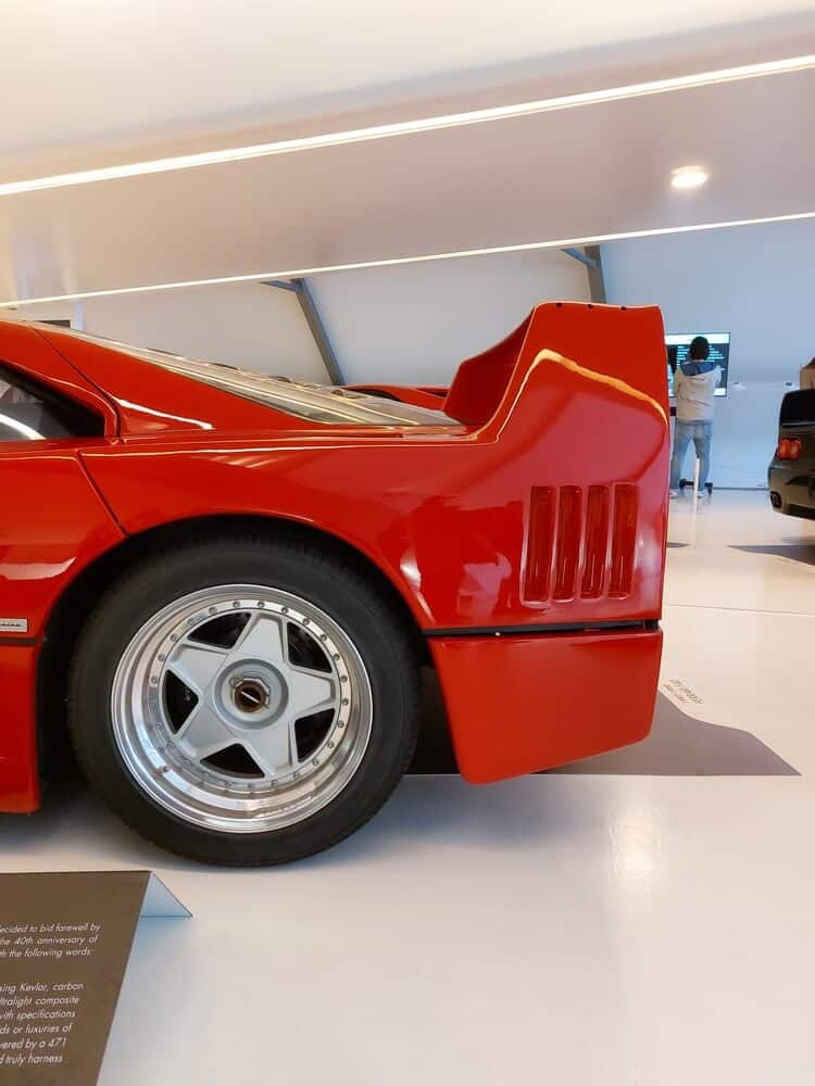 Ferrari F40 alerón