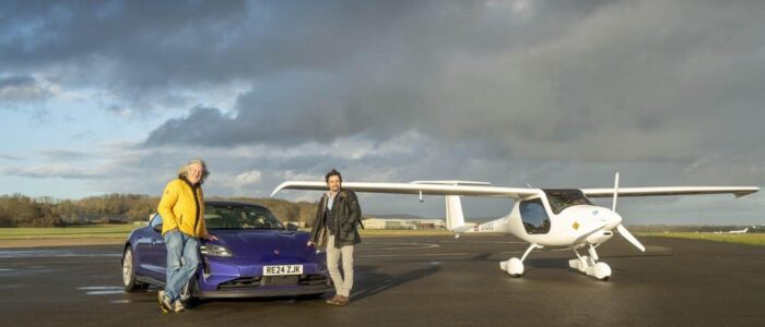 James May y Richard Hammond con el Porsche Taycan (no es un Porsche 911).
