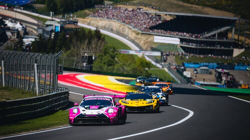 Porsche Iron Dames por delante de Ferrari